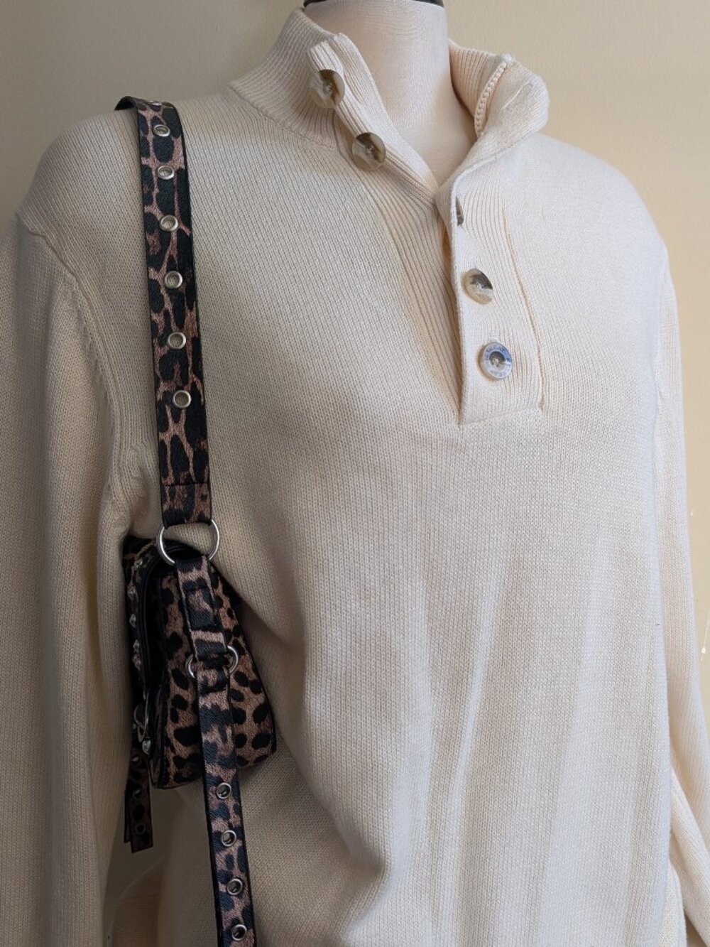 BUTTON DETAIL VINTAGE KNIT SWEATER